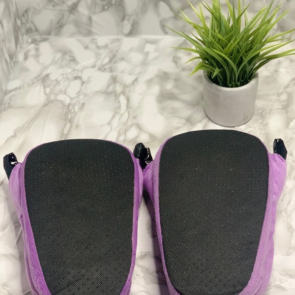 Purple monster house slippers - Picture 3 of 3
